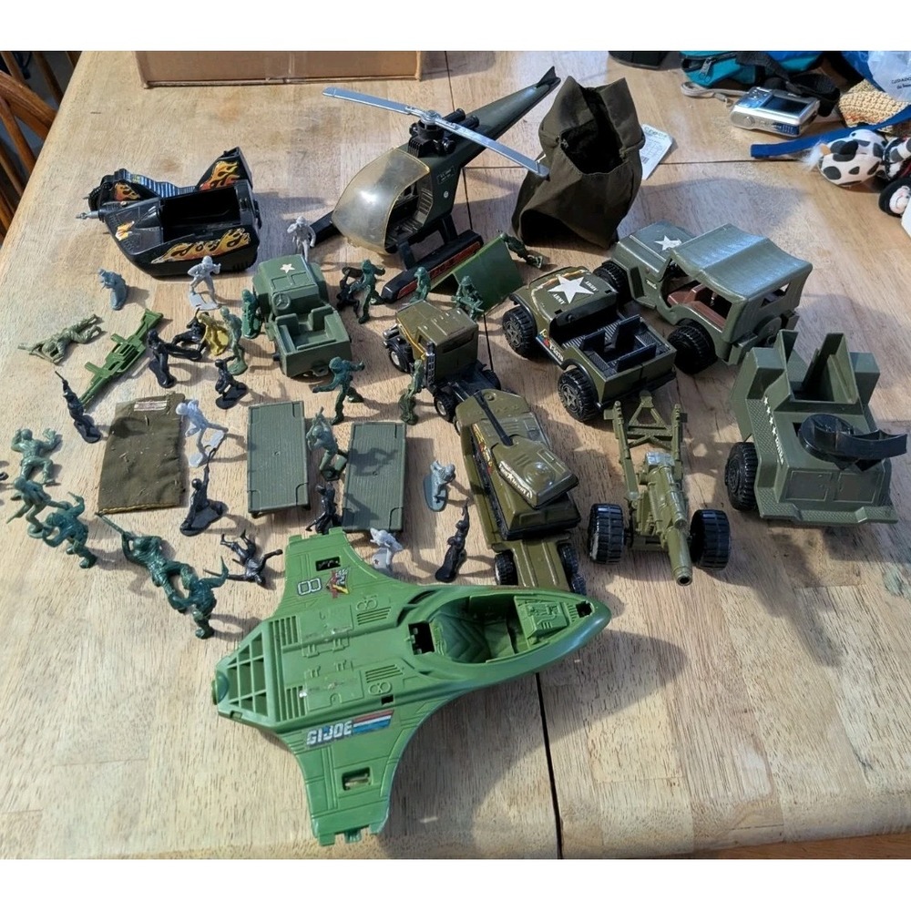 Lot Army Military Diecast Plastic Toy Vehicles Tanks Helicopter Semi & Trailer